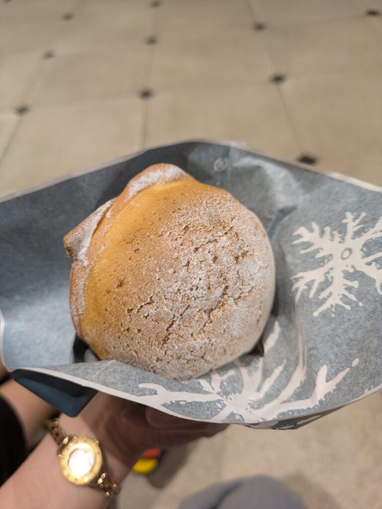 白い恋人パーク限定　スノードームホワイト